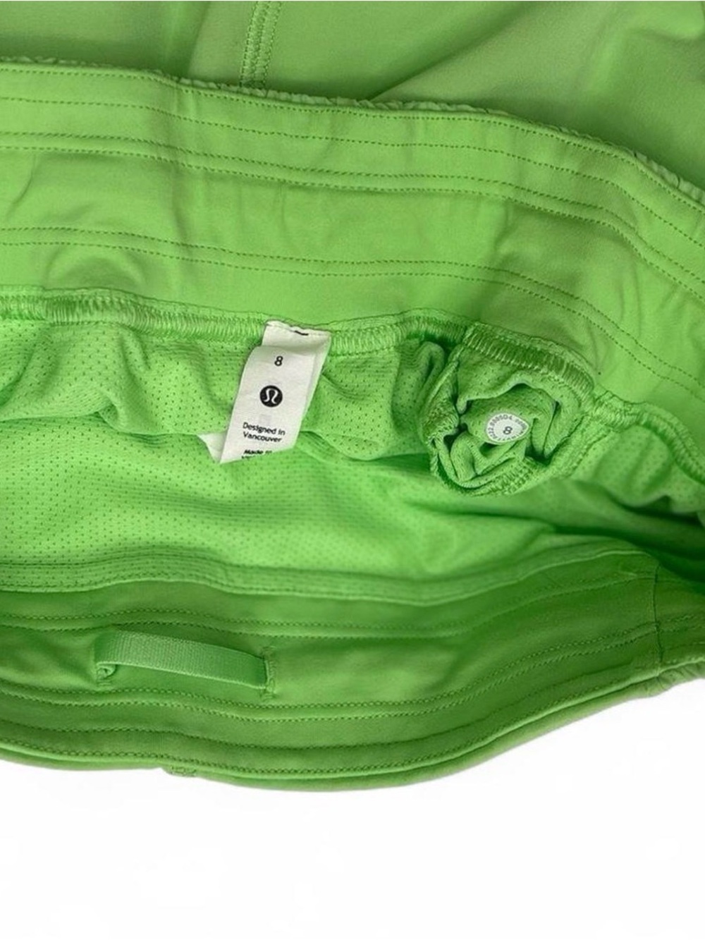 Lululemon Hotty Hot High-Rise shorts in the color scream green - Picture 7 of 9